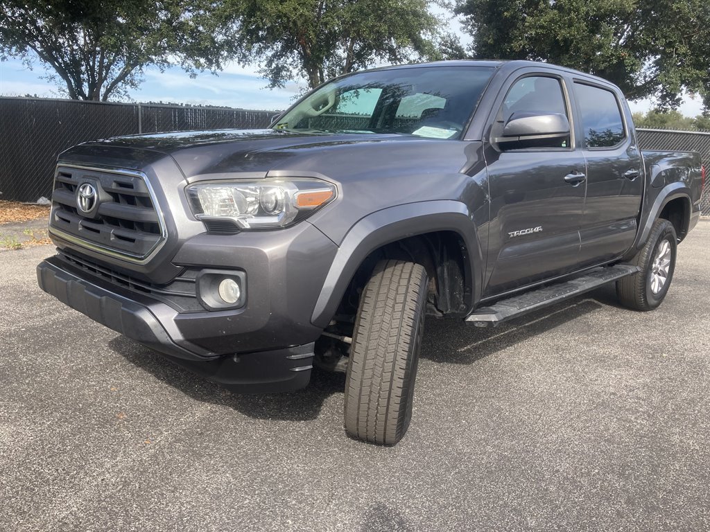 2017 Toyota Tacoma SR5's photo