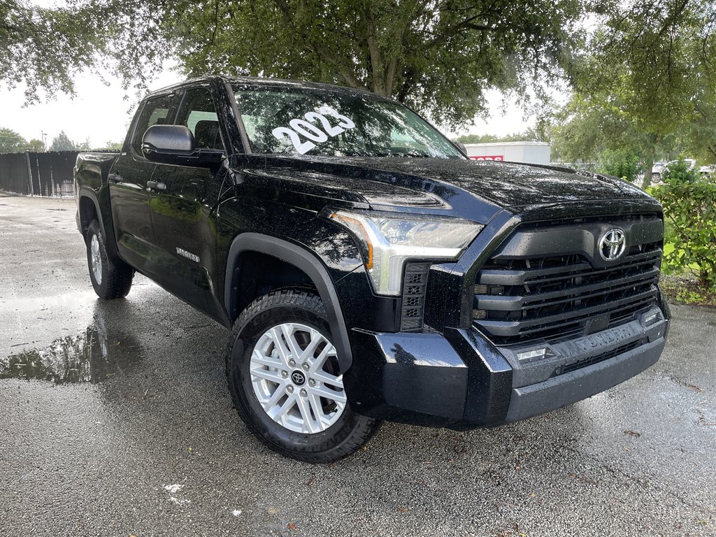 2023 Toyota Tundra SR5's photo