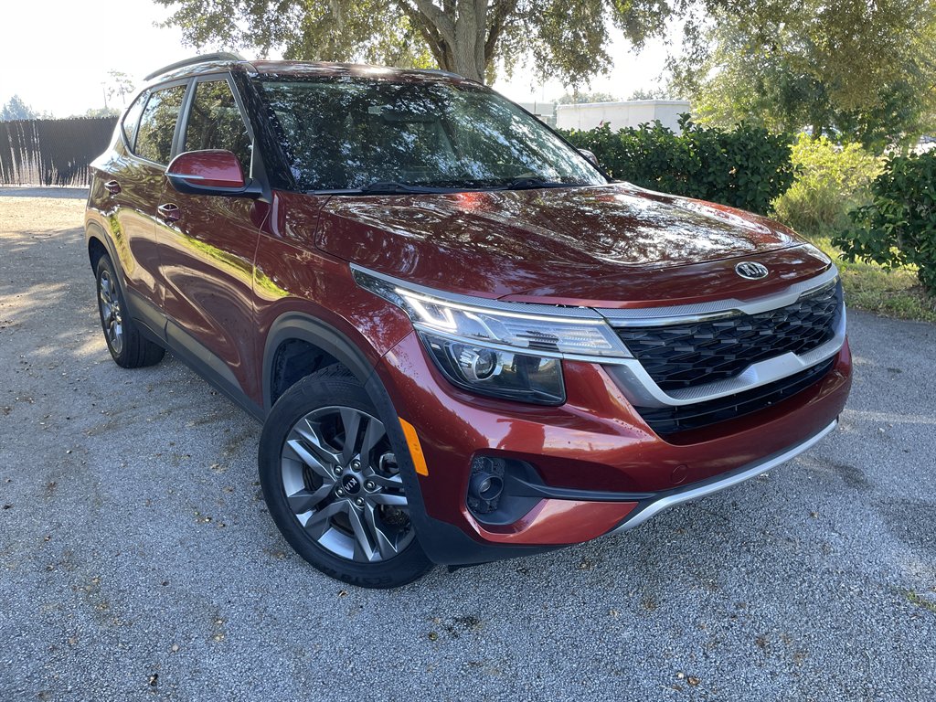 2021 Kia Seltos S's photo