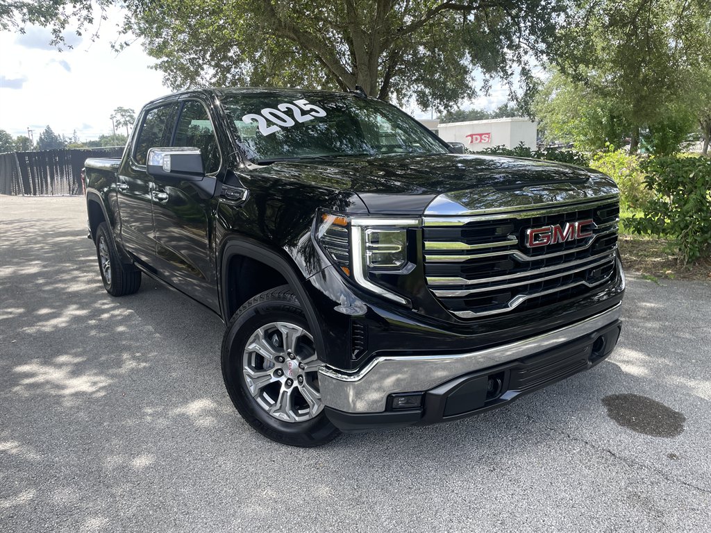 2025 GMC Sierra 1500 SLT's photo