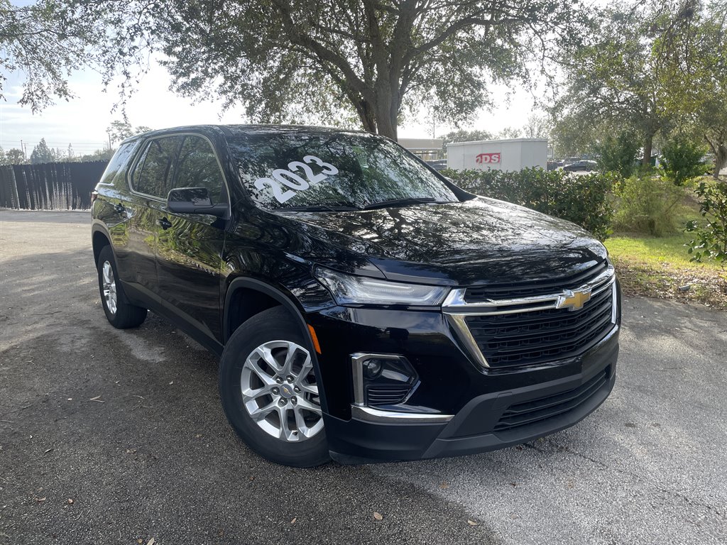 2023 Chevrolet Traverse LS's photo