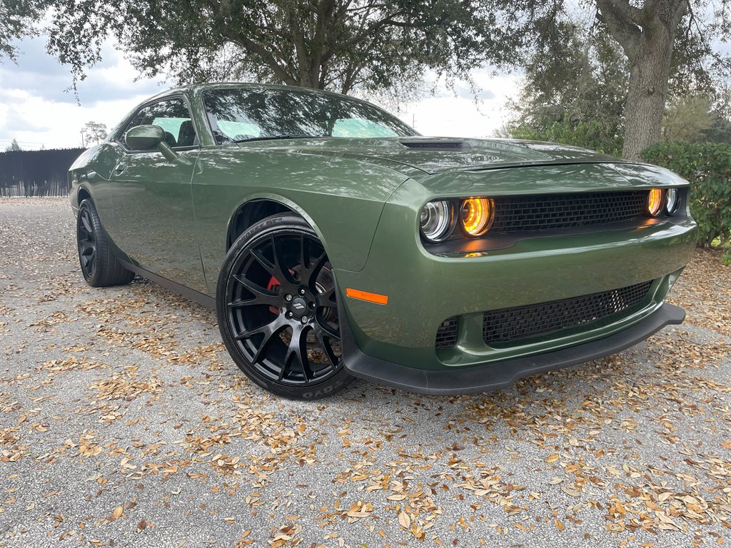 2020 Dodge Challenger SXT's photo