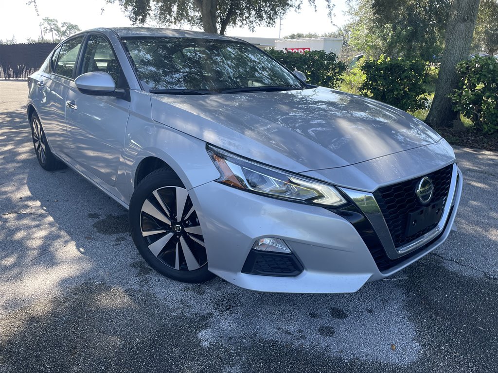 2021 Nissan Altima SV's photo