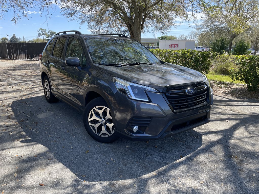 2023 Subaru Forester Premium's photo