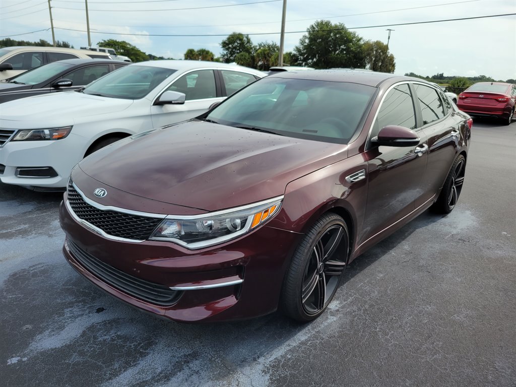2018 Kia Optima LX's photo
