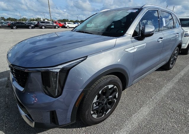 2024 Kia Sorento S's photo