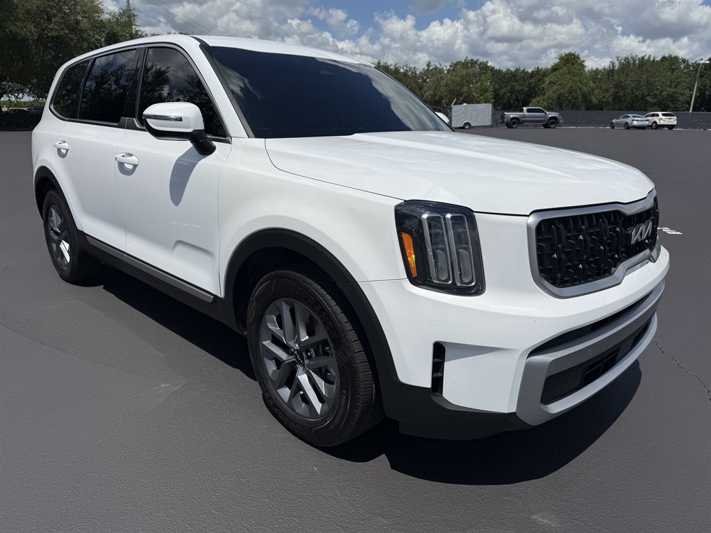 2023 Kia Telluride LX FWD's photo